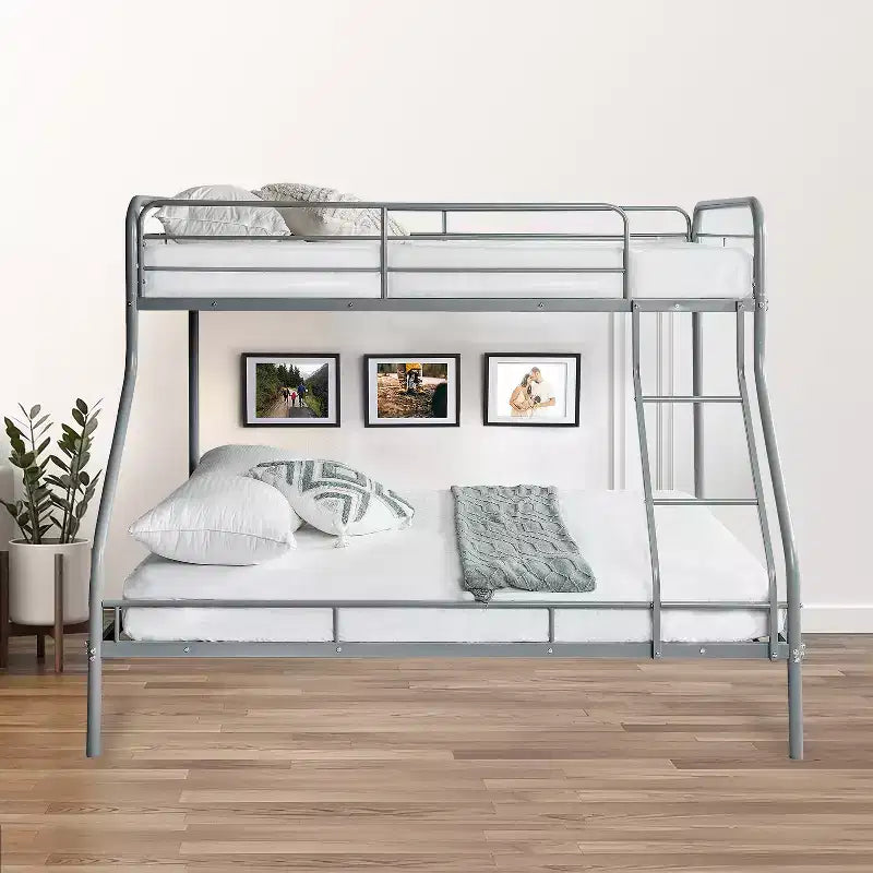 Lit superposé entièrement métallique avec conception de sécurité à faible hauteur, barrières de sécurité, échelle inclinée et rangement sous le lit