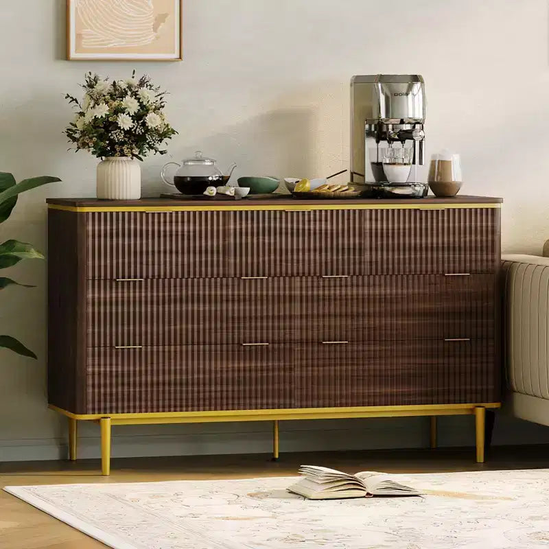 Commode de Chambre à 7 Tiroirs, Commode Canelée de 137 cm de Large, Meuble de Rangement en Bois, Design Courbé, Meuble TV avec Poignées Métalliques Dorées