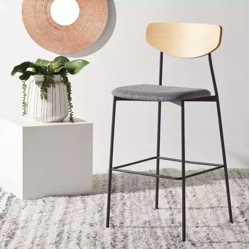 Tabouret de bar fabriqué en fer et polyester