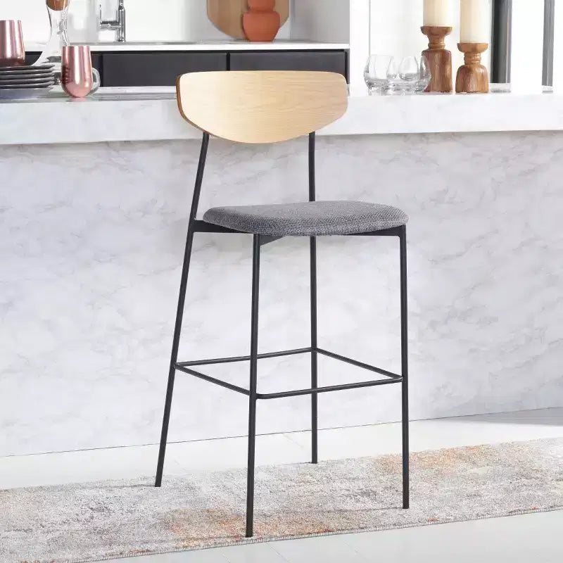 Tabouret de bar fabriqué en fer et polyester