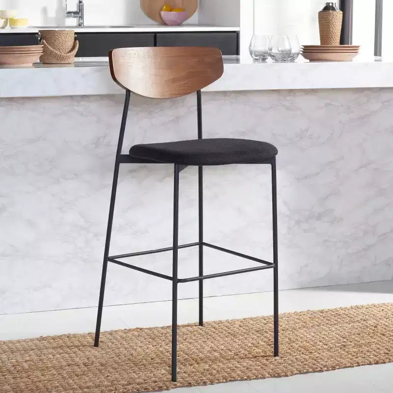 Tabouret de bar fabriqué en fer et polyester